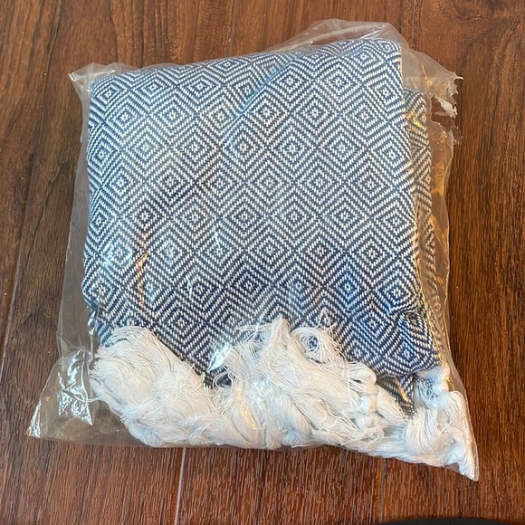 Trina Turk Turkish Towel - Picture 2 of 3